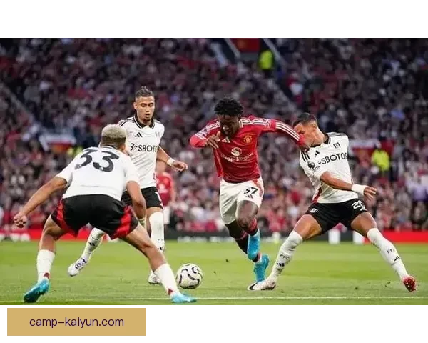 英超揭幕战临近，各队状态备受关注，争夺成果将是关键。