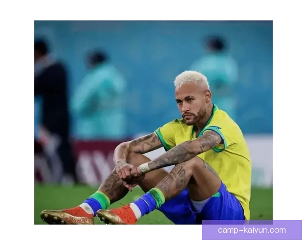 内马尔膝盖手术后恢复缓慢，状态备受关注