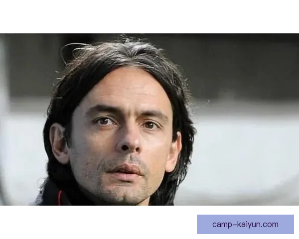 因扎吉执教理念强调高位逼抢与快速转换，战术体系注重攻守平衡